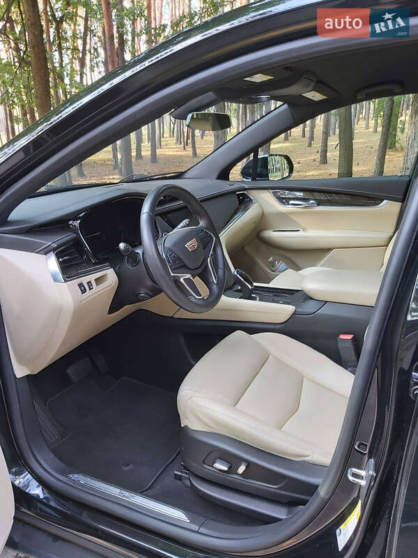 Внедорожник / Кроссовер Cadillac XT5 2016 в Житомире