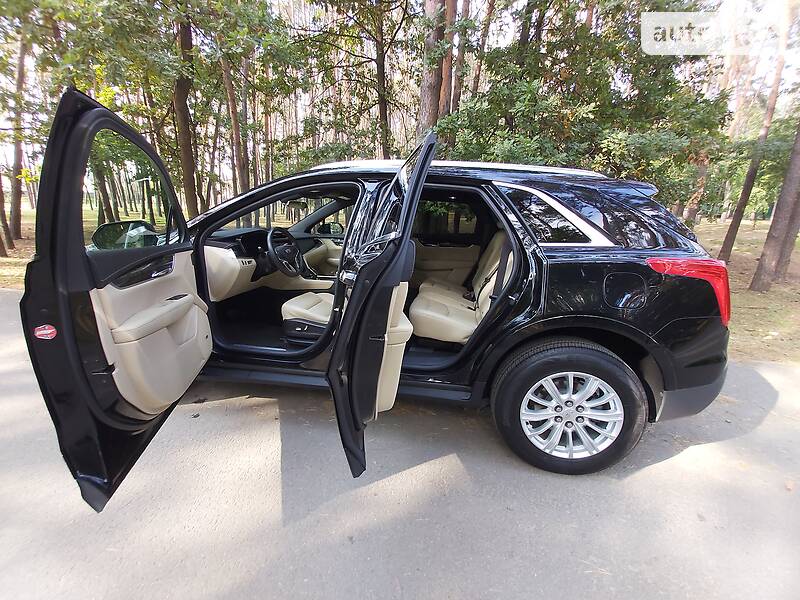 Внедорожник / Кроссовер Cadillac XT5 2016 в Житомире