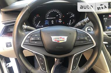 Внедорожник / Кроссовер Cadillac XT5 2016 в Киеве