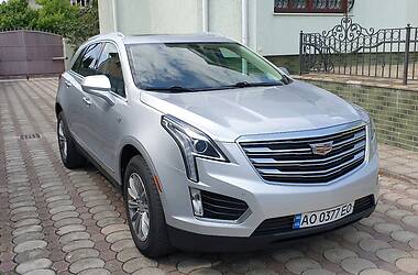 Внедорожник / Кроссовер Cadillac XT5 2017 в Ужгороде