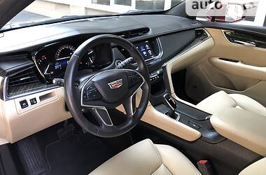 Внедорожник / Кроссовер Cadillac XT5 2016 в 