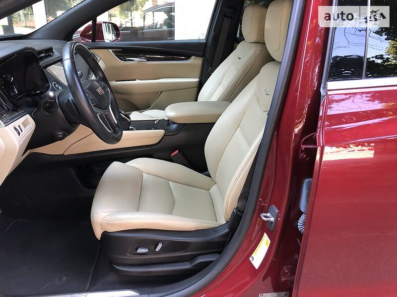 Внедорожник / Кроссовер Cadillac XT5 2016 в Одессе