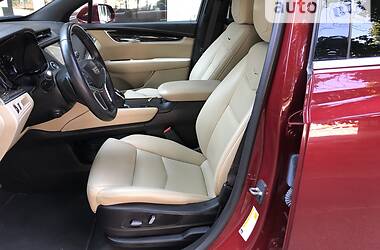Внедорожник / Кроссовер Cadillac XT5 2016 в 