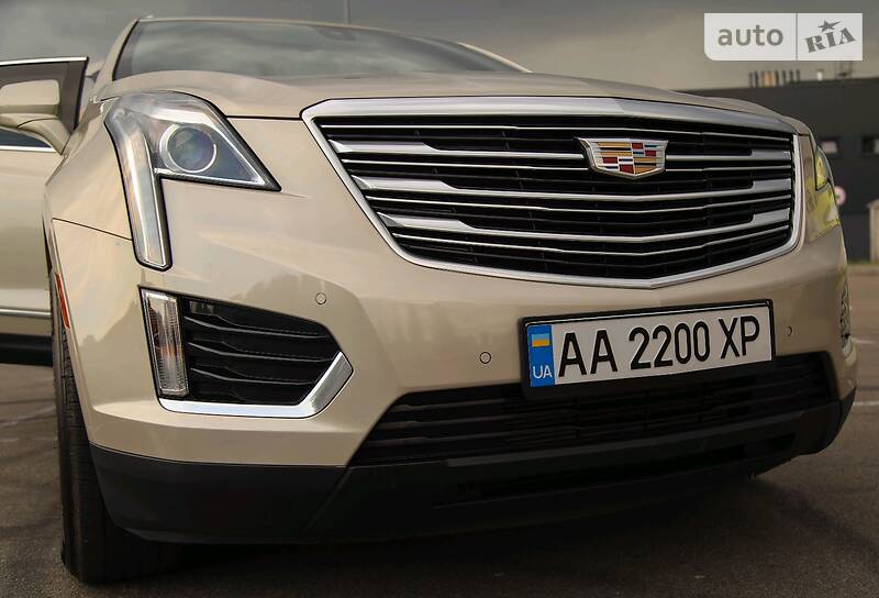 Внедорожник / Кроссовер Cadillac XT5 2016 в Киеве