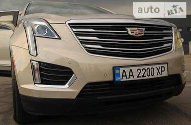 Внедорожник / Кроссовер Cadillac XT5 2016 в Киеве