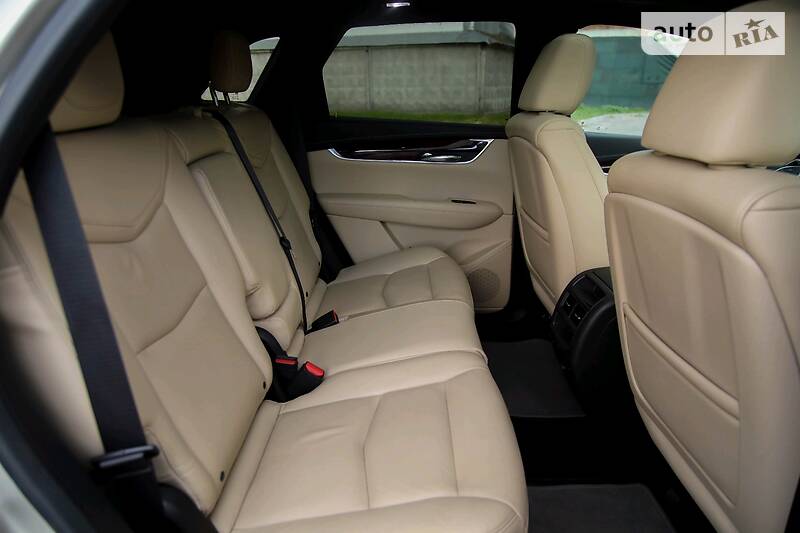 Внедорожник / Кроссовер Cadillac XT5 2016 в Киеве