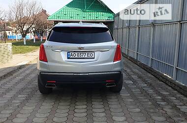 Внедорожник / Кроссовер Cadillac XT5 2017 в Ужгороде