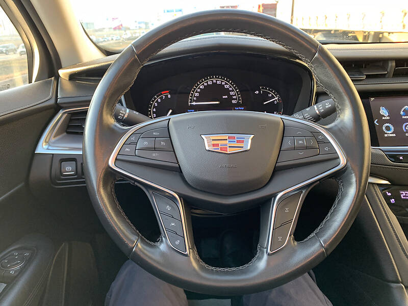 Внедорожник / Кроссовер Cadillac XT5 2018 в Киеве