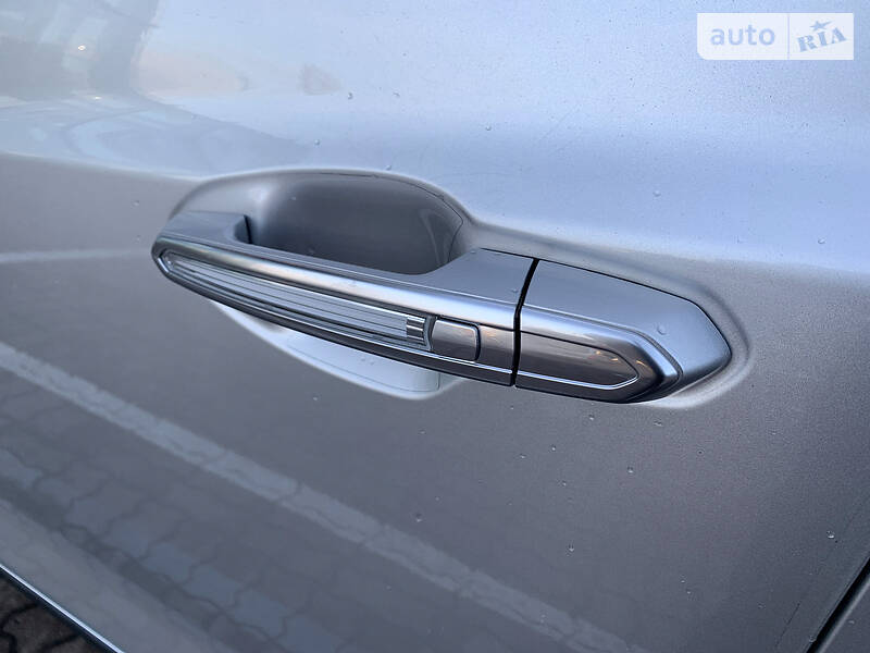 Внедорожник / Кроссовер Cadillac XT5 2018 в Киеве