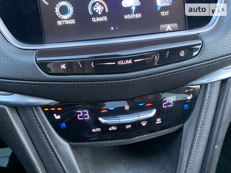 Внедорожник / Кроссовер Cadillac XT5 2018 в Киеве