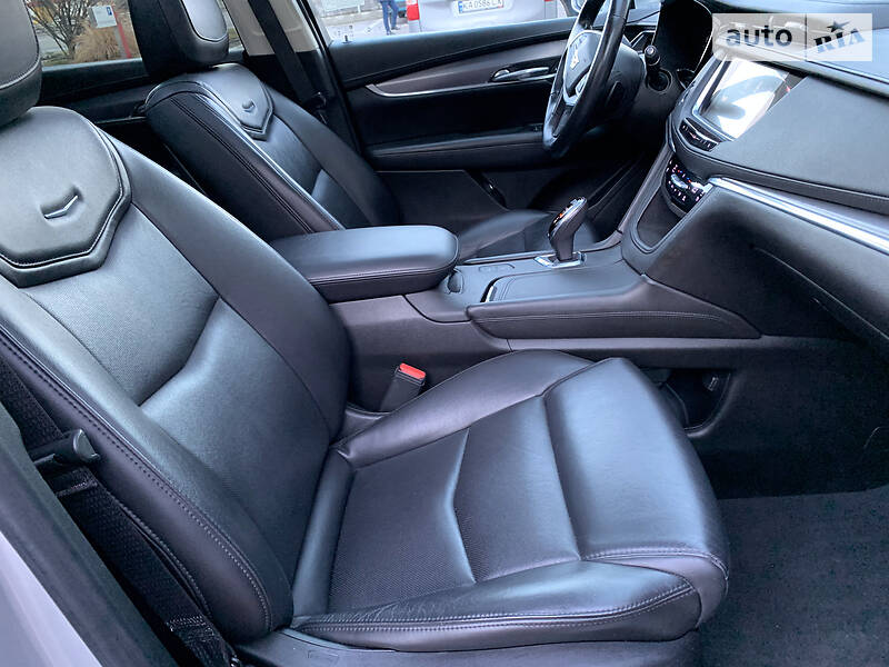 Внедорожник / Кроссовер Cadillac XT5 2018 в Киеве