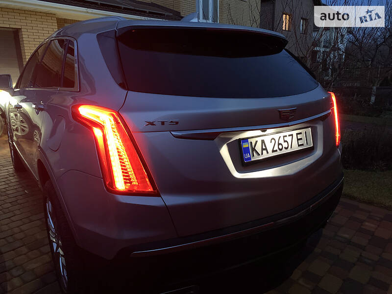 Внедорожник / Кроссовер Cadillac XT5 2018 в Киеве