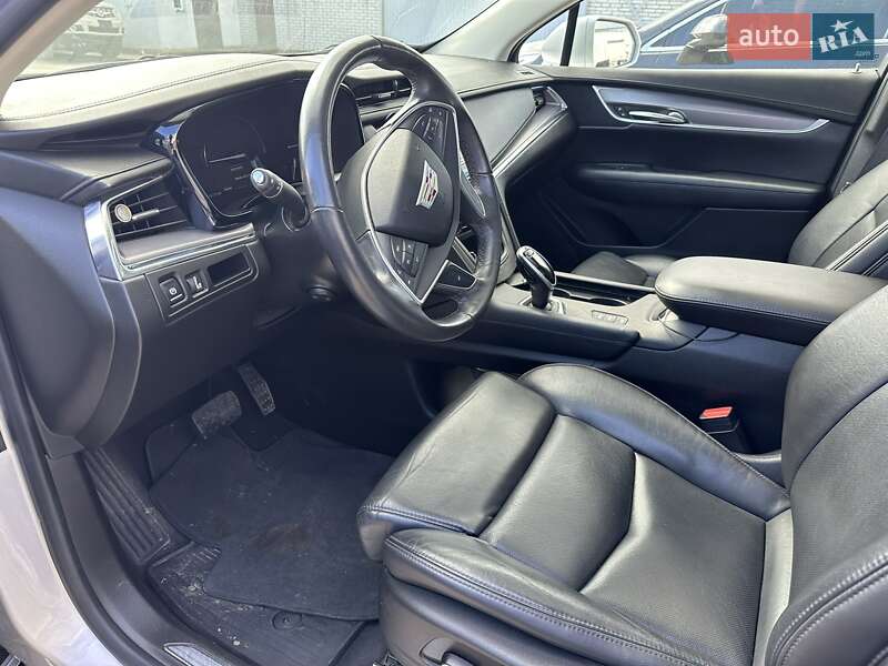 Внедорожник / Кроссовер Cadillac XT5 2017 в Киеве