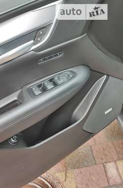Внедорожник / Кроссовер Cadillac XT5 2018 в 