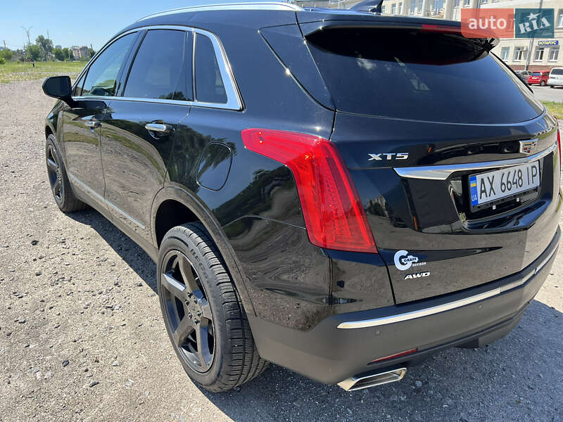 Внедорожник / Кроссовер Cadillac XT5 2018 в Харькове