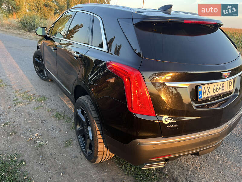 Внедорожник / Кроссовер Cadillac XT5 2018 в Харькове