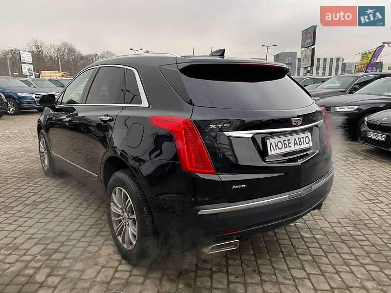 Внедорожник / Кроссовер Cadillac XT5 2019 в Львове