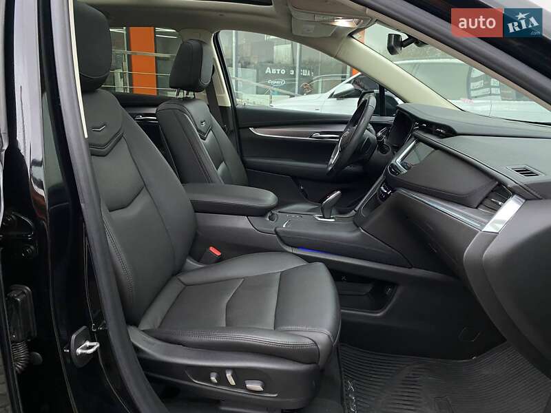 Внедорожник / Кроссовер Cadillac XT5 2019 в Львове