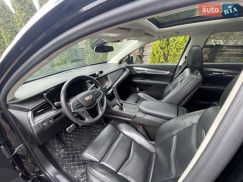 Внедорожник / Кроссовер Cadillac XT5 2016 в Коломые