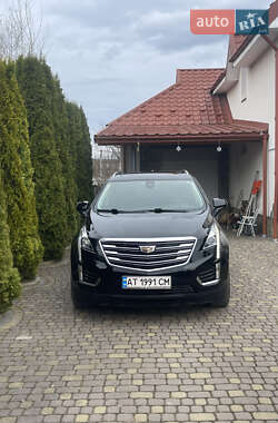 Внедорожник / Кроссовер Cadillac XT5 2016 в 