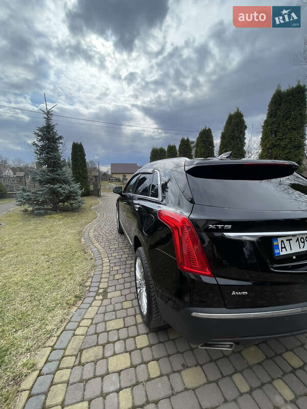 Внедорожник / Кроссовер Cadillac XT5 2016 в Коломые