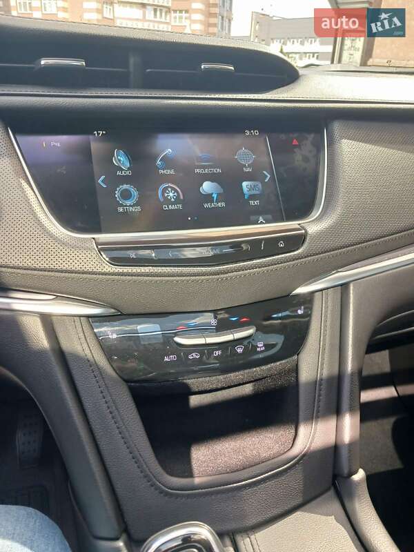 Внедорожник / Кроссовер Cadillac XT5 2017 в Киеве