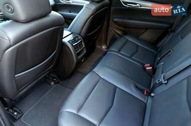 Внедорожник / Кроссовер Cadillac XT5 2019 в 