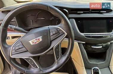 Внедорожник / Кроссовер Cadillac XT5 2017 в 