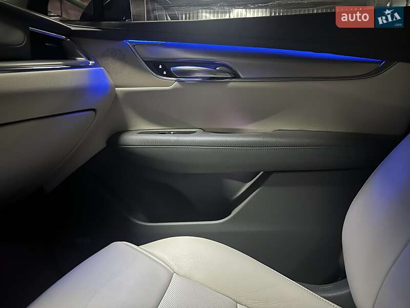 Позашляховик / Кросовер Cadillac XT5 2018 в Києві