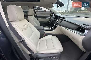 Внедорожник / Кроссовер Cadillac XT5 2018 в 