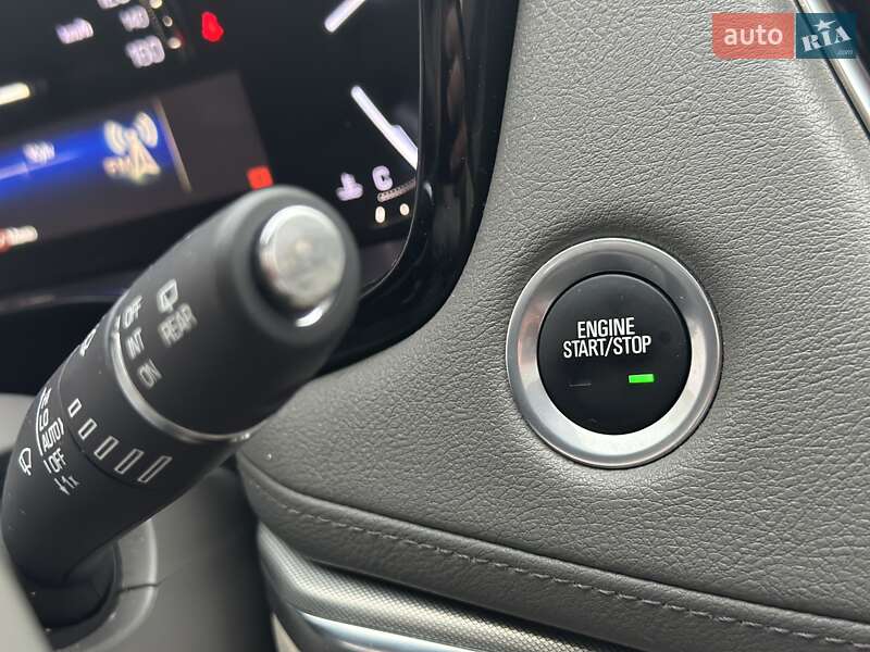 Позашляховик / Кросовер Cadillac XT5 2018 в Києві