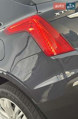Внедорожник / Кроссовер Cadillac XT5 2018 в 