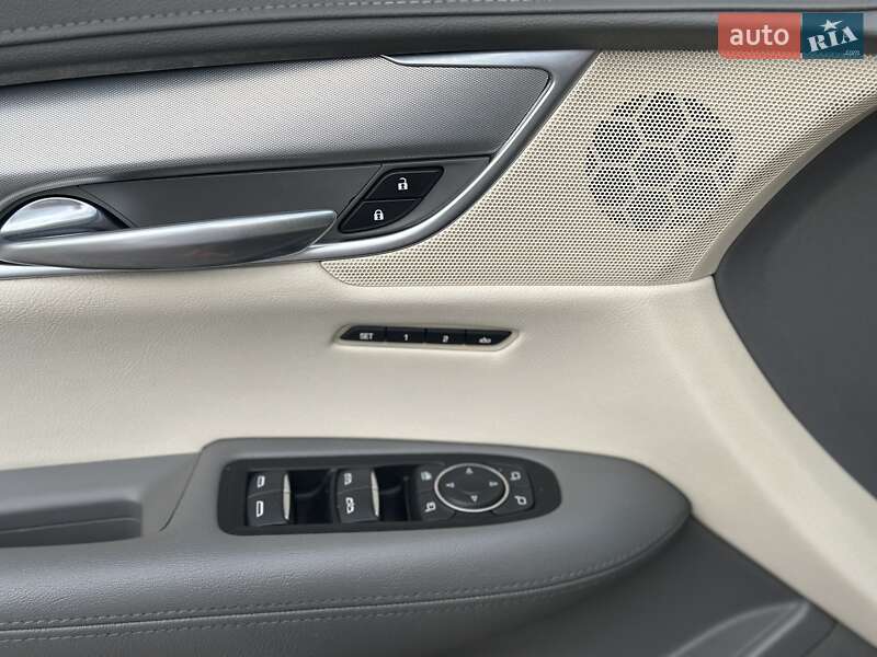 Позашляховик / Кросовер Cadillac XT5 2018 в Києві