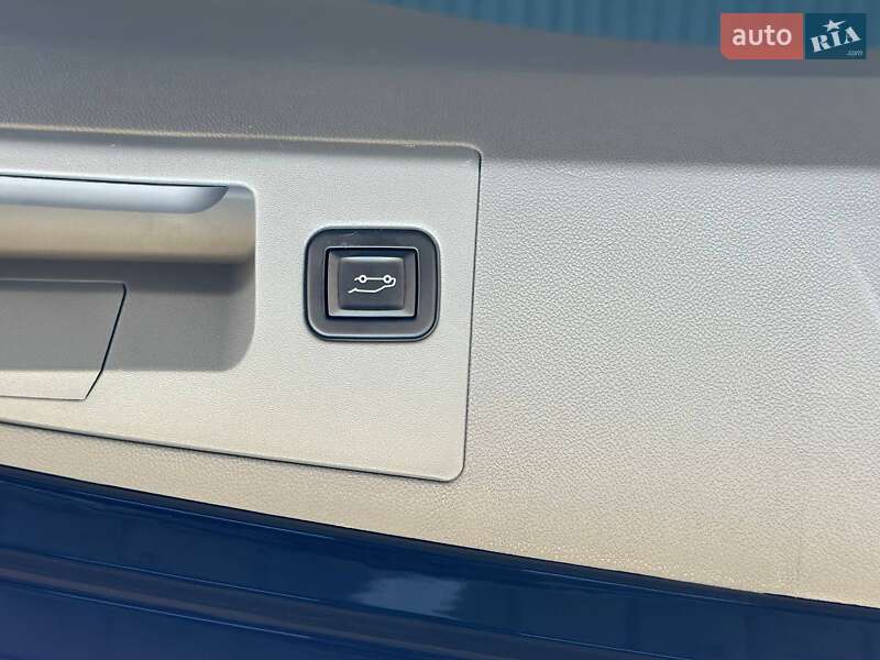 Позашляховик / Кросовер Cadillac XT5 2021 в Луцьку