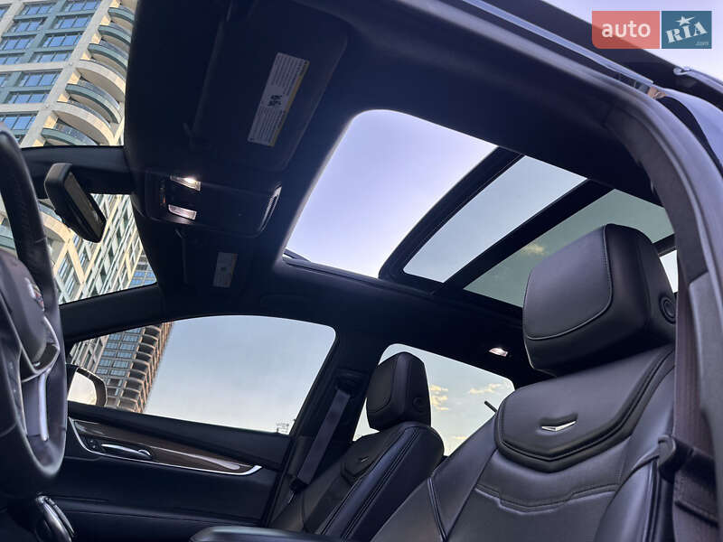 Позашляховик / Кросовер Cadillac XT5 2017 в Дніпрі