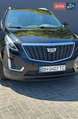 Внедорожник / Кроссовер Cadillac XT5 2017 в 