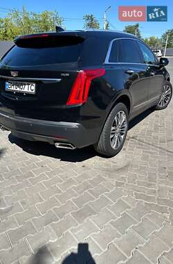Внедорожник / Кроссовер Cadillac XT5 2017 в 