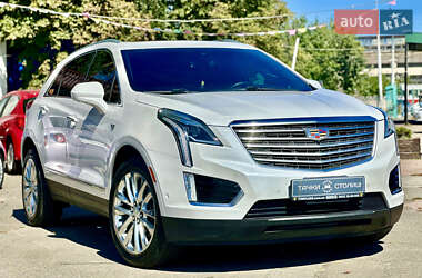 Внедорожник / Кроссовер Cadillac XT5 2017 в 