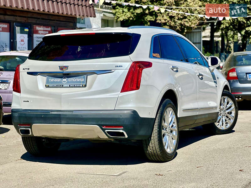 Внедорожник / Кроссовер Cadillac XT5 2017 в Киеве