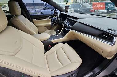 Внедорожник / Кроссовер Cadillac XT5 2019 в 