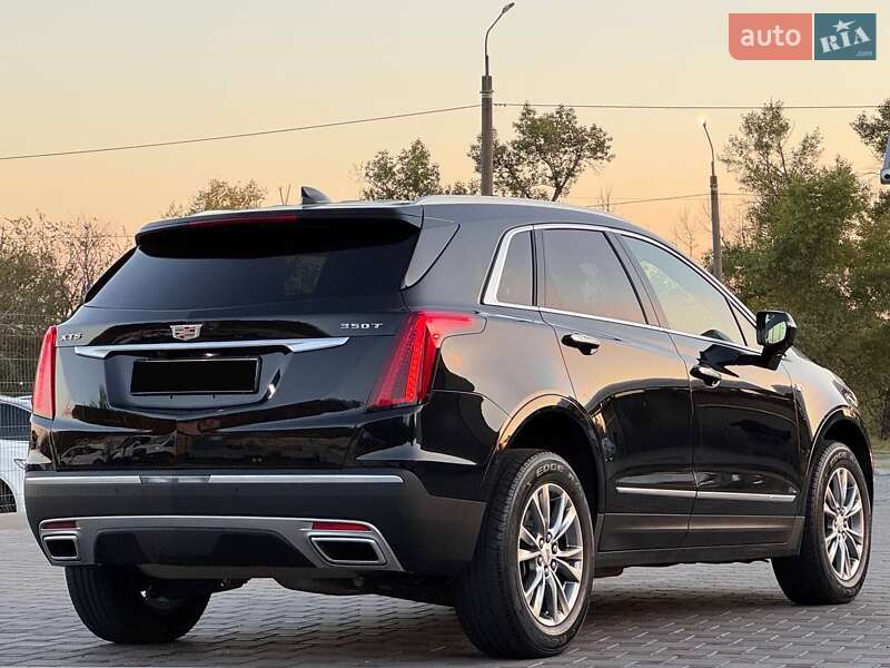 Внедорожник / Кроссовер Cadillac XT5 2021 в Запорожье