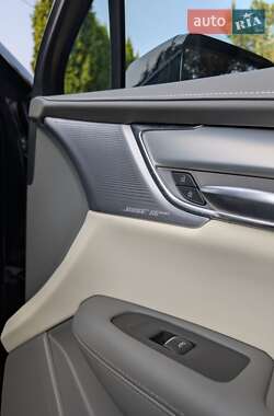 Внедорожник / Кроссовер Cadillac XT5 2021 в 