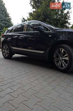 Внедорожник / Кроссовер Cadillac XT5 2021 в 