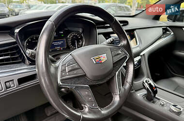 Внедорожник / Кроссовер Cadillac XT5 2021 в 