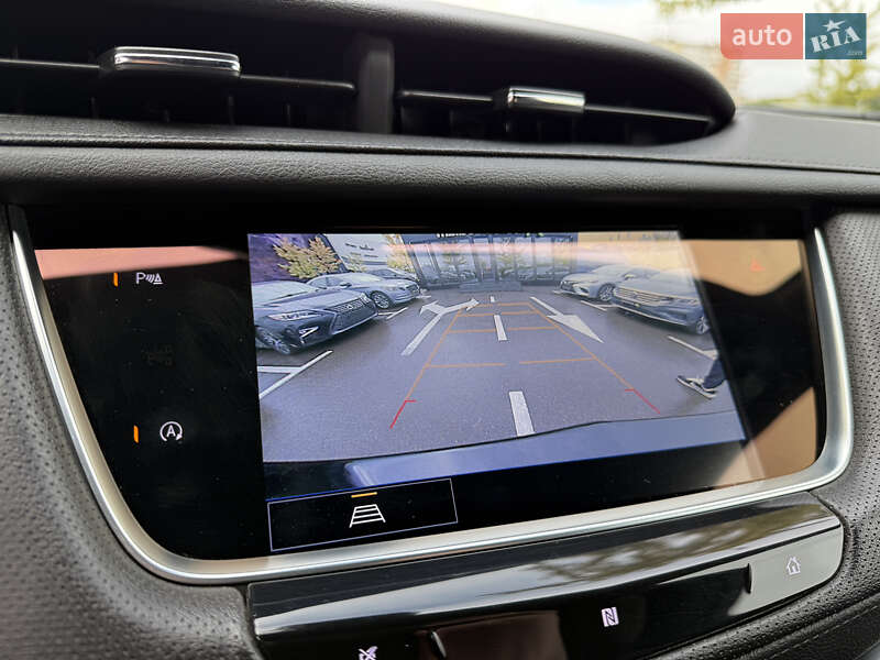 Внедорожник / Кроссовер Cadillac XT5 2021 в Киеве