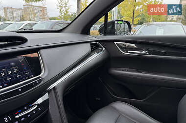 Внедорожник / Кроссовер Cadillac XT5 2021 в 