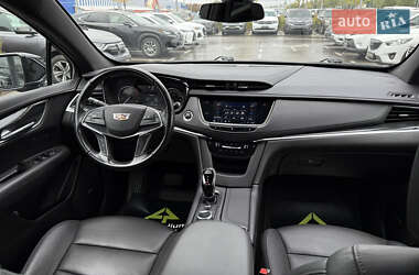 Внедорожник / Кроссовер Cadillac XT5 2021 в 