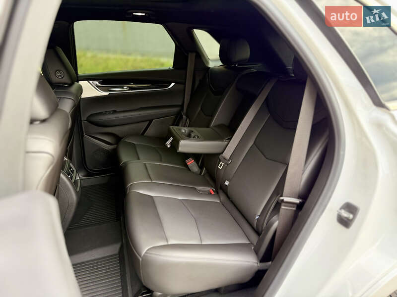 Внедорожник / Кроссовер Cadillac XT5 2021 в Харькове