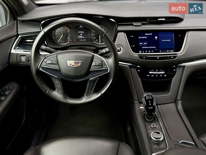 Внедорожник / Кроссовер Cadillac XT5 2021 в Харькове