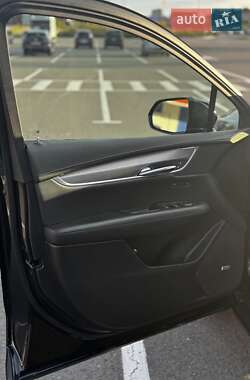 Внедорожник / Кроссовер Cadillac XT5 2018 в 